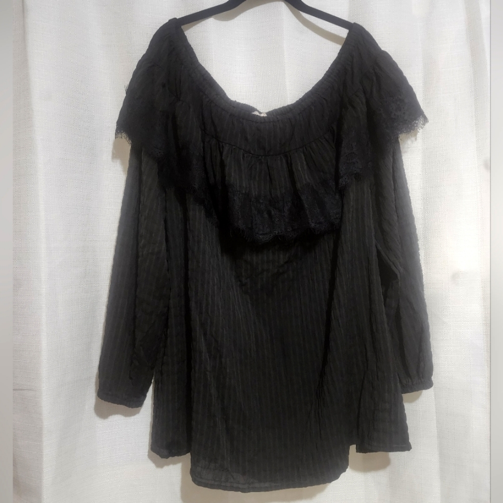 ODDY Black Ruffled Off-Shoulder Blouse